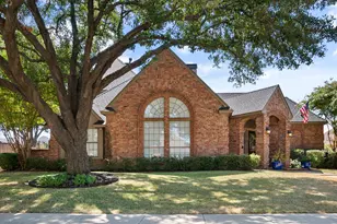 523 Cooper St, Grand Prairie, TX 75052 - Photo 3