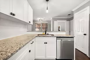 523 Cooper St, Grand Prairie, TX 75052 - Photo 19