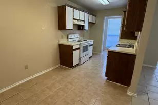 4512 Mizzenmast Ct, Fort Worth, TX 76135 - Photo 3
