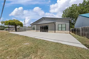 801 E Ave C, Valley Mills, TX 76689 - Photo 29