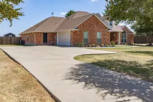 5020 April Ln, Waxahachie, TX 75165 - Photo 3
