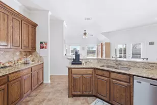 5020 April Ln, Waxahachie, TX 75165 - Photo 9