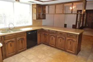 9023 Glen Springs Cir, Dallas, TX 75243 - Photo 23