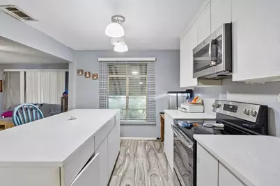 1108 S Edgefield Avenue, Dallas, TX 75208 - Photo 3