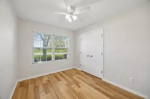 947 E Oakdale Rd, Irving, TX 75060 - Photo 11