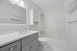 947 E Oakdale Rd, Irving, TX 75060 - Photo 13