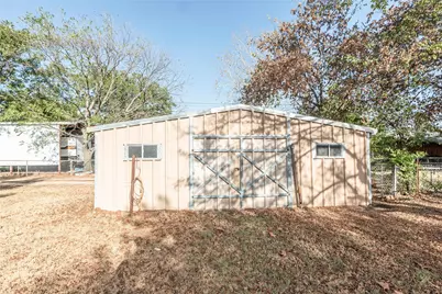 105 Benton Street, Nocona, TX 76255 - Photo 29