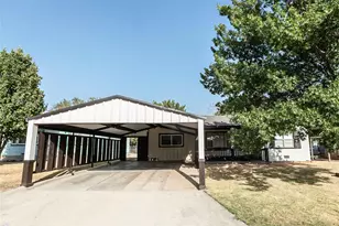 105 Benton St, Nocona, TX 76255 - Photo 1