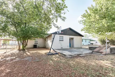 105 Benton Street, Nocona, TX 76255 - Photo 27