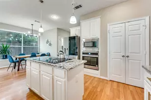 2106 Hunter Pl Ln, Arlington, TX 76006 - Photo 9