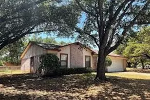 5001 Cummings Dr, North Richland Hills, TX 76180 - Photo 1