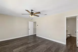 2034 Peregrine Ct, Lewisville, TX 75077 - Photo 15