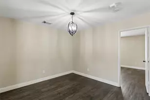 2034 Peregrine Ct, Lewisville, TX 75077 - Photo 3