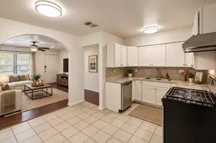 809 Helen Dr, Bedford, TX 76022 - Photo 5