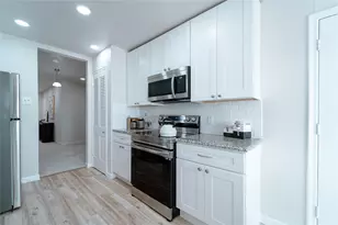 10017 Regal Park Ln, Dallas, TX 75230 - Photo 7