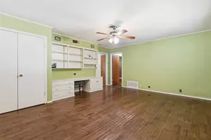 618 Bellevue Dr, Cleburne, TX 76033 - Photo 13