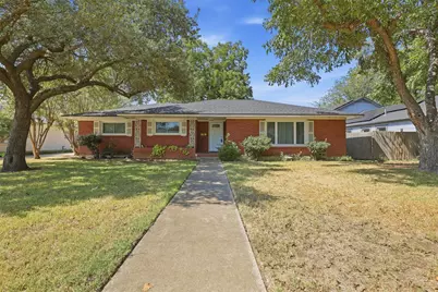 618 Bellevue Drive, Cleburne, TX 76033 - Photo 1