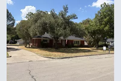 618 Bellevue Drive, Cleburne, TX 76033 - Photo 5
