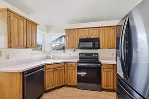 311 Alyse Rd, Roanoke, TX 76262 - Photo 3