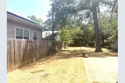 2336 Carnation Avenue, Fort Worth, TX 76111 - Photo 3
