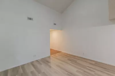 611 Lost Springs Court #B, Arlington, TX 76012 - Photo 11