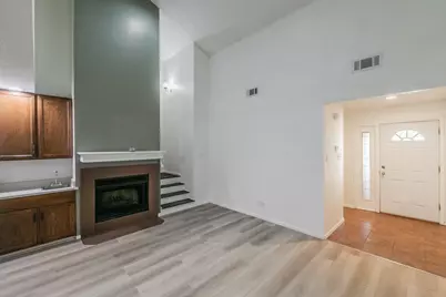 611 Lost Springs Court #B, Arlington, TX 76012 - Photo 5