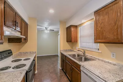 611 Lost Springs Court #B, Arlington, TX 76012 - Photo 19