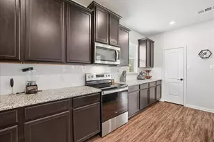 717 Milas Ln, Glenn Heights, TX 75154 - Photo 11