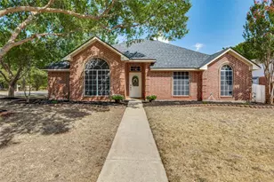 701 Carlisle Ct, Lake Dallas, TX 75065 - Photo 1