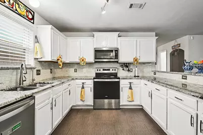 4728 Homelands Way, Fort Worth, TX 76135 - Photo 15