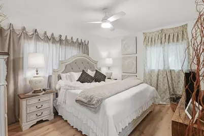 803 W Bluff Street, Granbury, TX 76048 - Photo 13