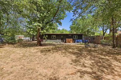 803 W Bluff Street, Granbury, TX 76048 - Photo 31