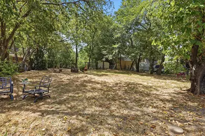 803 W Bluff Street, Granbury, TX 76048 - Photo 29