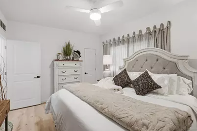 803 W Bluff Street, Granbury, TX 76048 - Photo 15