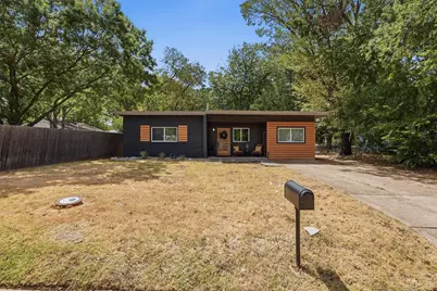 803 W Bluff Street, Granbury, TX 76048 - Photo 27