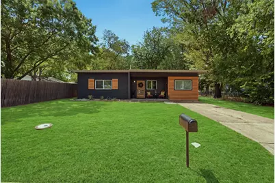 803 W Bluff Street, Granbury, TX 76048 - Photo 33