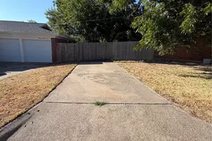 1437 W Ball St, Weatherford, TX 76086 - Photo 17