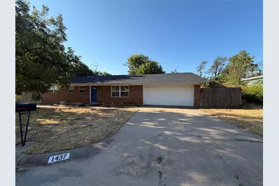 1437 W Ball Street, Weatherford, TX 76086 - Photo 1