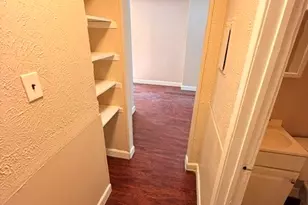 1037 E Tucker St, Fort Worth, TX 76104 - Photo 5