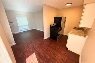 1037 E Tucker St, Fort Worth, TX 76104 - Photo 1