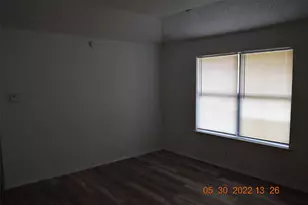 1705 Patricia St, Arlington, TX 76012 - Photo 5