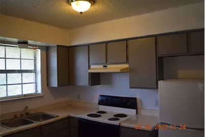 1705 Patricia Street, Arlington, TX 76012 - Photo 3
