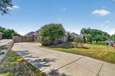 305 Brazil Drive, Hurst, TX 76054 - Photo 3