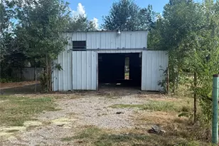 302 S Hogg St, Streetman, TX 75859 - Photo 5