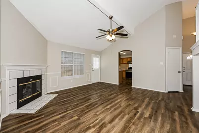 609 Hollyberry Drive, Mansfield, TX 76063 - Photo 3