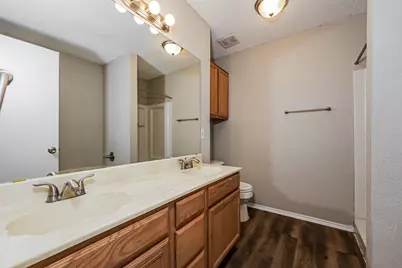 609 Hollyberry Drive, Mansfield, TX 76063 - Photo 13