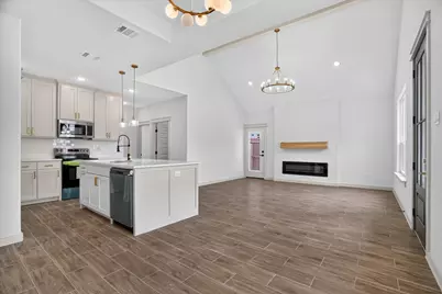 5849 Black Pine Circle, Granbury, TX 76048 - Photo 5