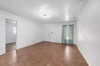 1016 Sycamore Terrace, Fort Worth, TX 76104 - Photo 3
