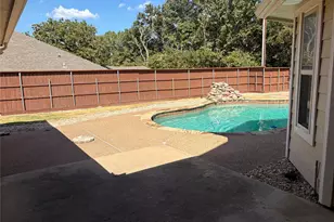 1911 Buffalo Bend Dr, Lewisville, TX 75067 - Photo 5