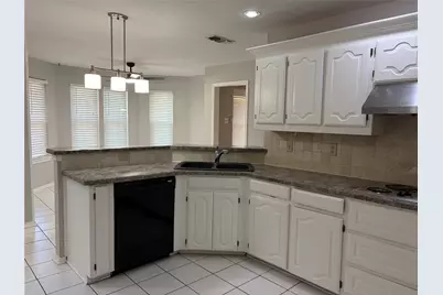 1911 Buffalo Bend Drive, Lewisville, TX 75067 - Photo 9